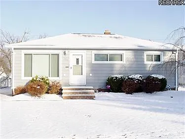 3516 Center Dr photo 1