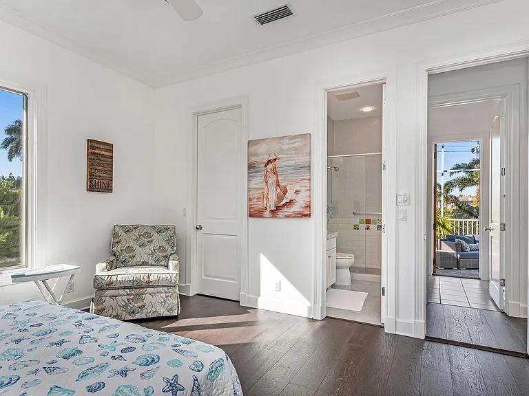 2540 Half Moon Walk — Photo 28