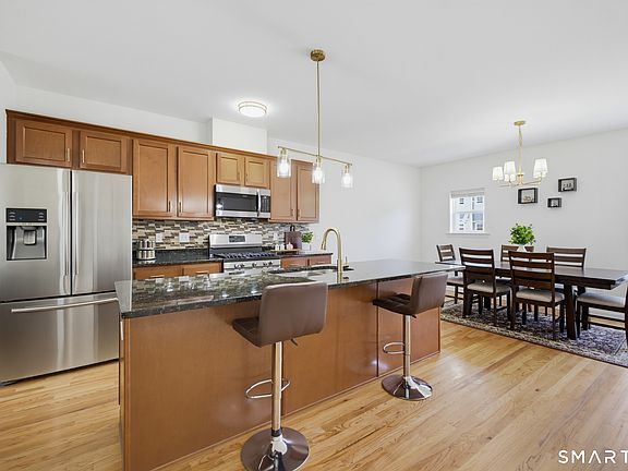 5th image of 179 Pepin Place #179