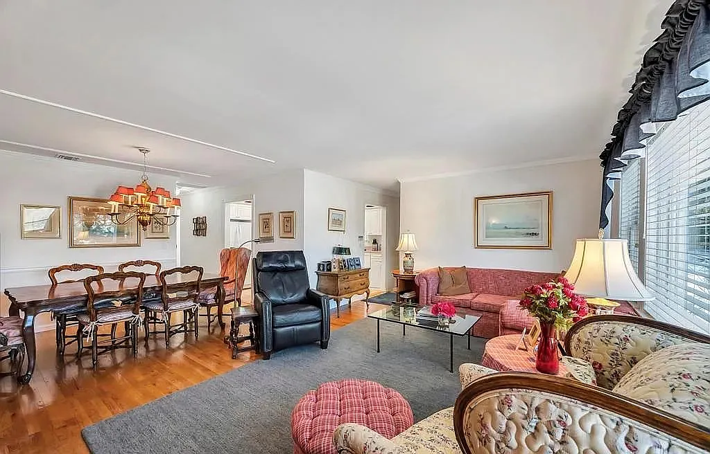 3 bed, $4,500 — Photo 2
