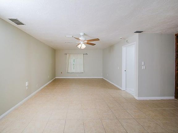 4th image of 3809 Gatewood Dr