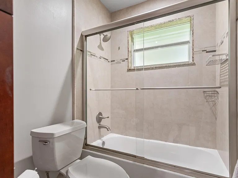4050 NW 7th Ln — Photo 11