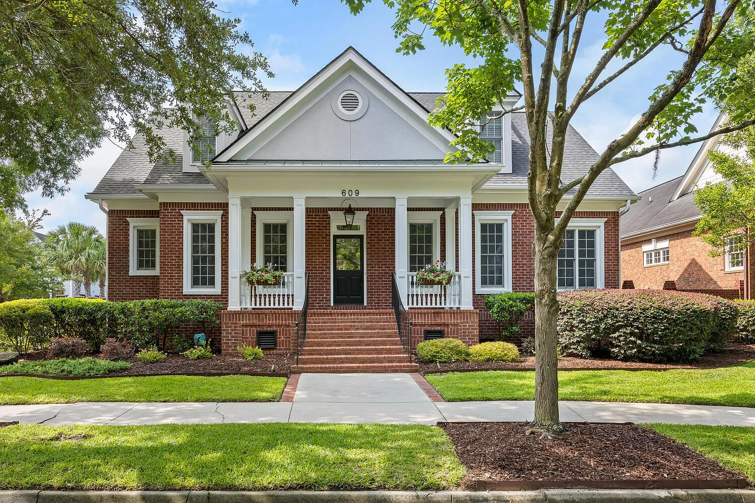 4 bed, 3.5 bath, 3130 sqft, $9,300 — Photo 1