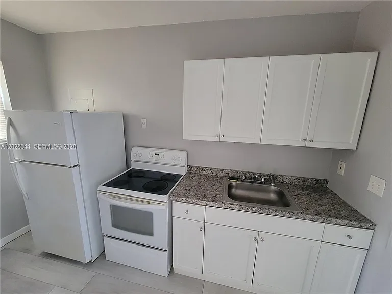 1720 NW 1st Pl #1 — Photo 5