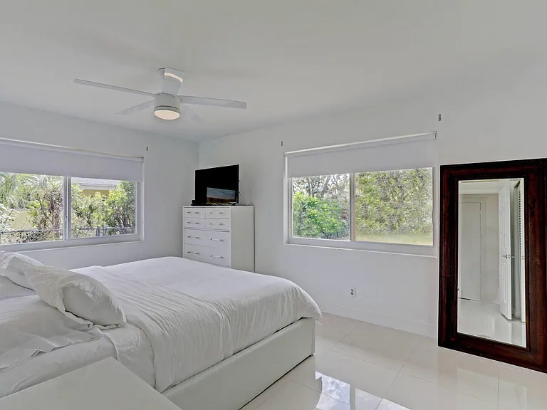 7115 Venetian Way — Photo 12