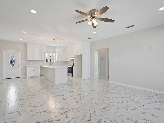 5th image of 338 Ray Dr