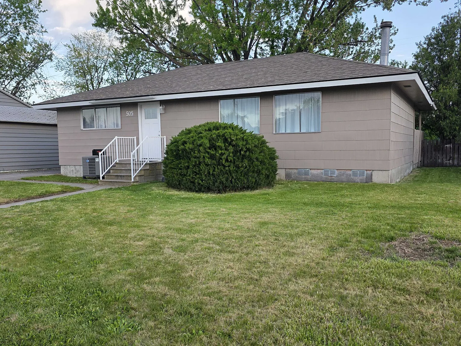 505 Newcomer — Photo 2