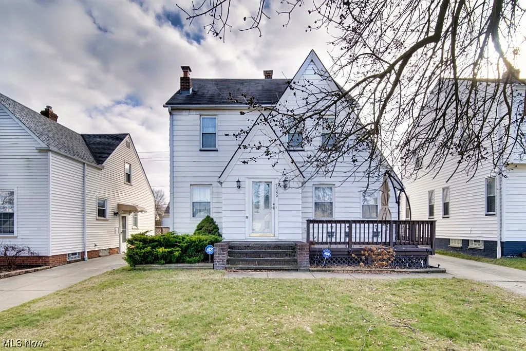 12332 Oak Park Blvd photo 1