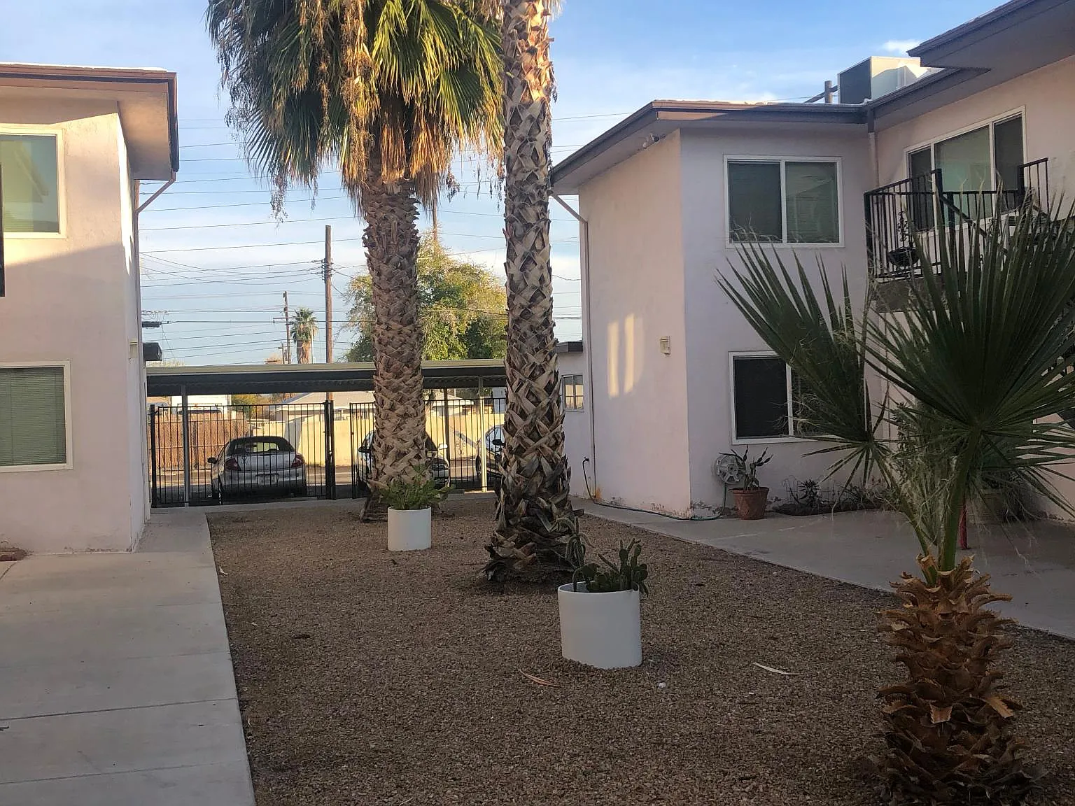 S 13th St, Las Vegas — Photo 4