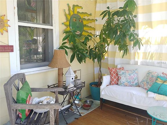 3rd image of 137 17th Ave S