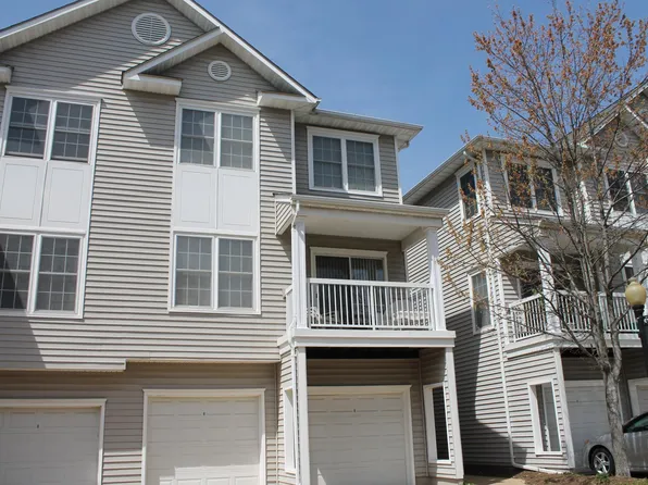 4556 Superior Sq, Fairfax, VA 22033