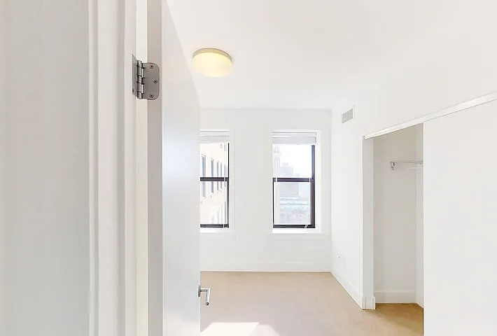 Shoreland — Photo 124