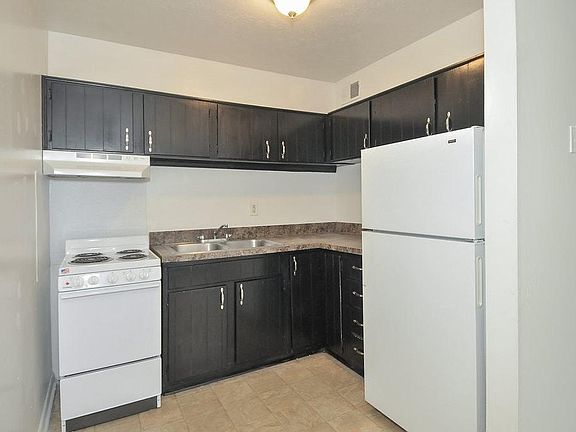 2nd image of 6703 Strawberry Ln