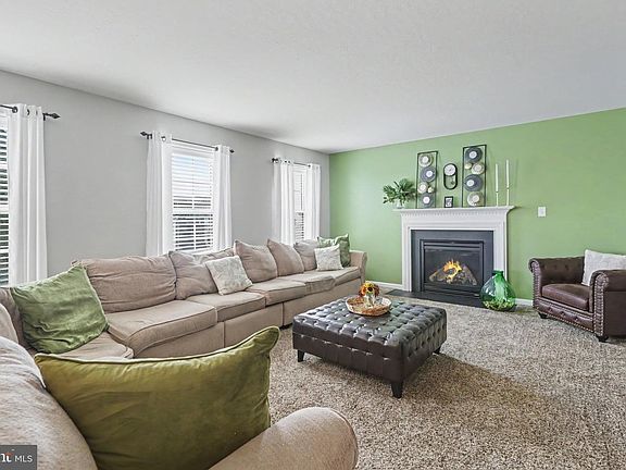 5th image of 320 Woodbridge Dr