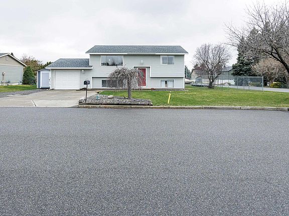 2nd image of 1206 S Best Rd
