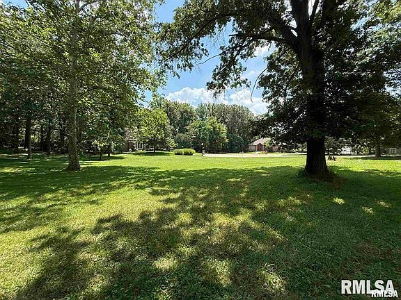 2nd image of 17 N Country Club Meadows Ct