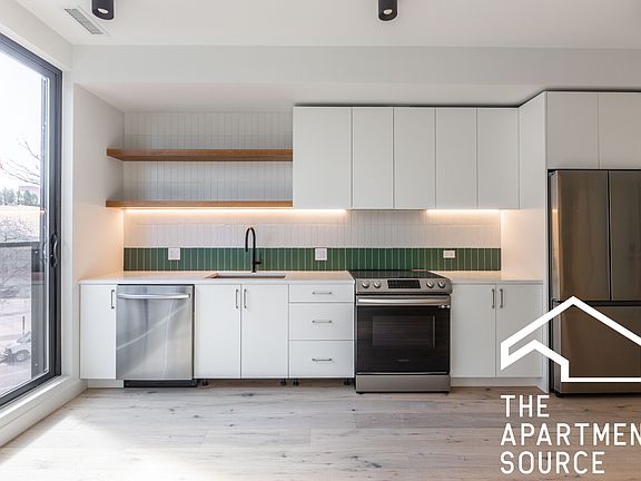 3rd image of 1712 Oak Ave #202