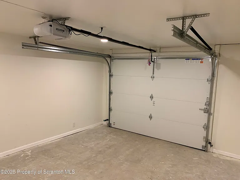318 Simrell Rd — Photo 30