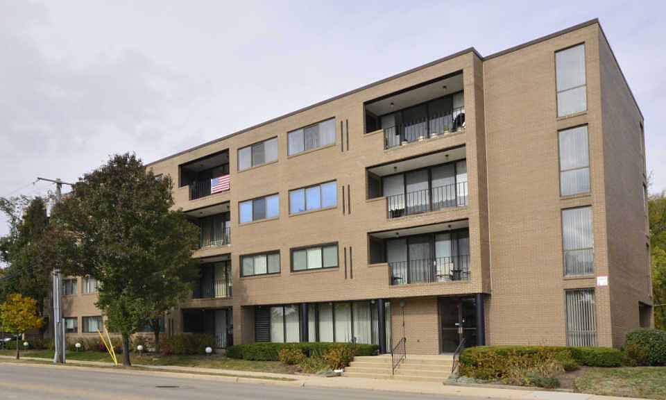 1st image of 5406 Lincoln Ave APT 1D