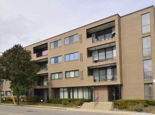 5406 Lincoln Ave APT 1D, Skokie, IL 60077