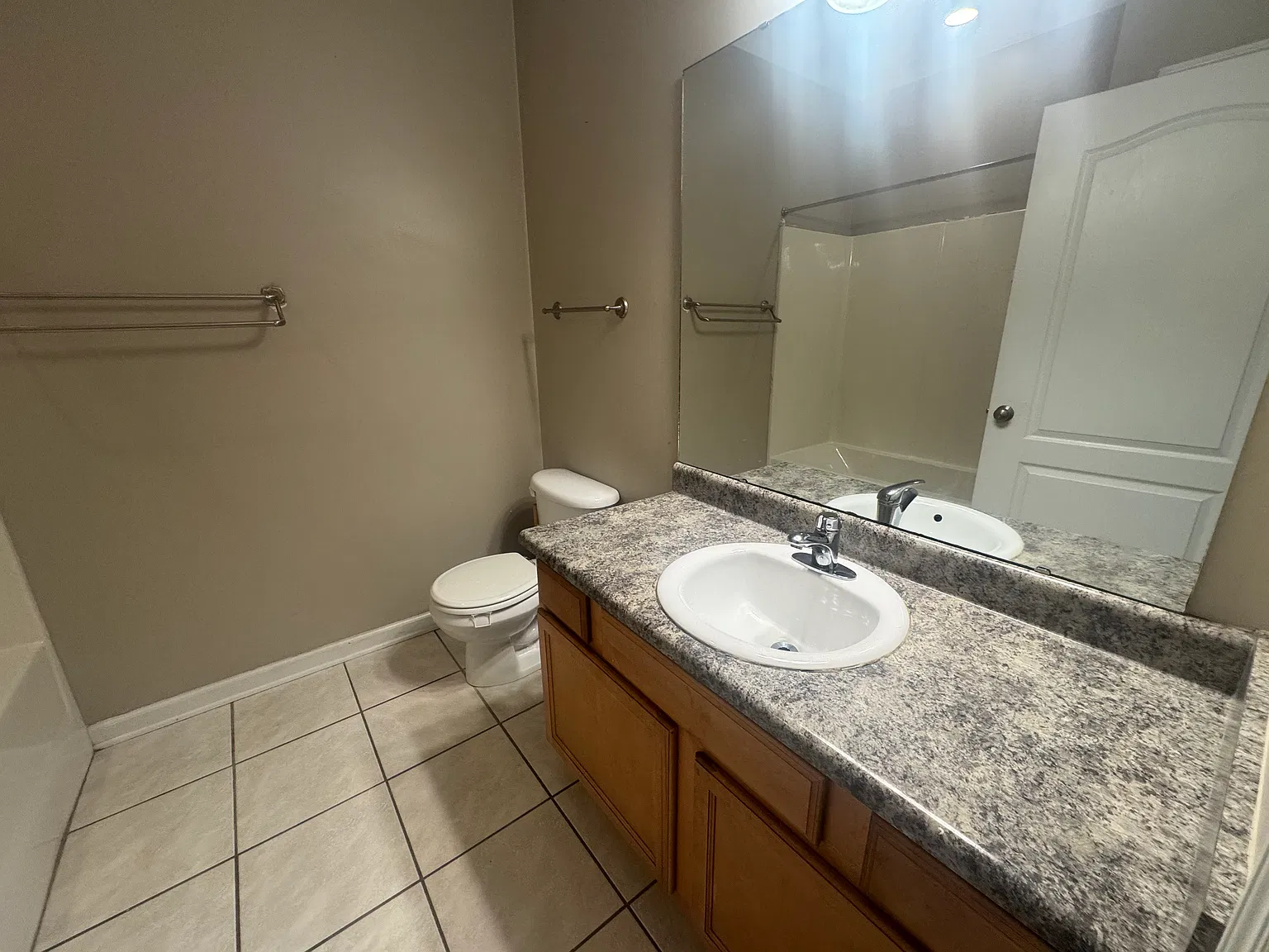 3 bed, 1400 sqft, $1,450 — Photo 4