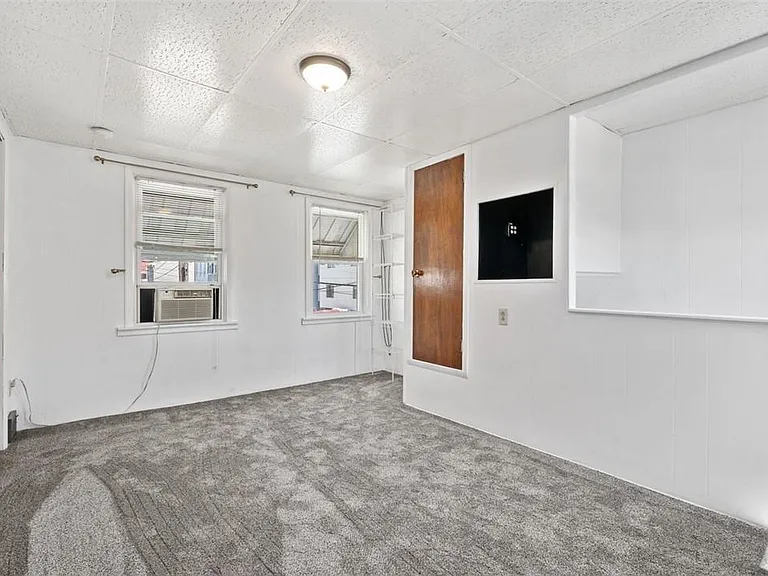 212 Sheridan St — Photo 11