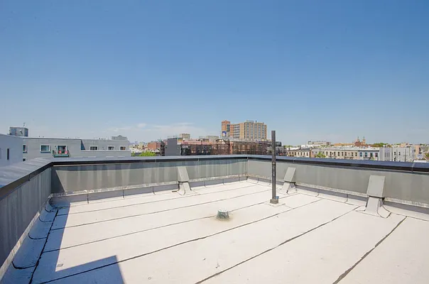 Rented by EXR | media 27