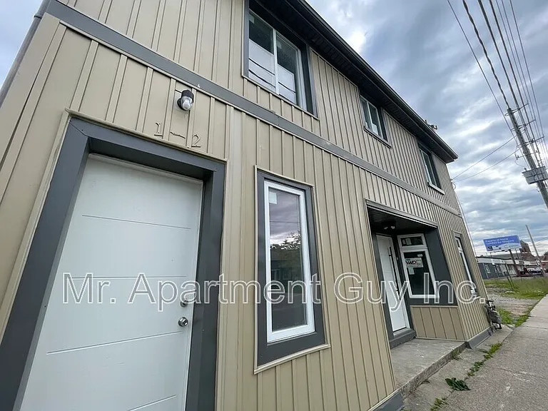 45 Saint Paul St W #4 — Photo 8