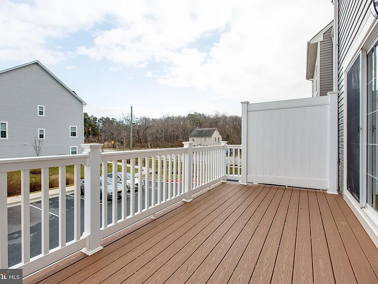 1314 Hawthorn Dr — Photo 16