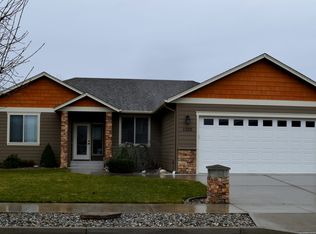 1325 Boulder Loop, East Wenatchee, WA 98802