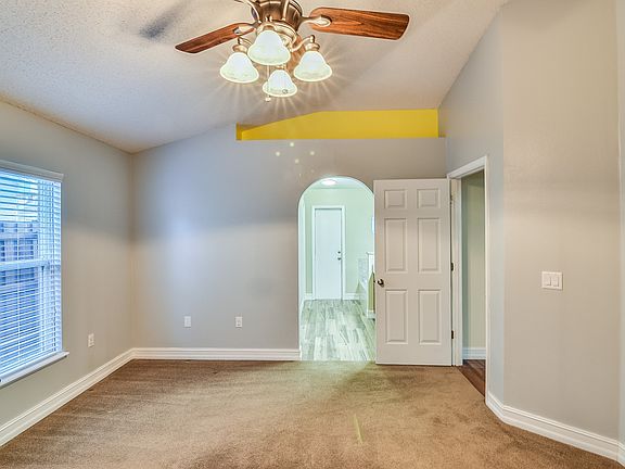 4th image of 3228 Bellingham Dr