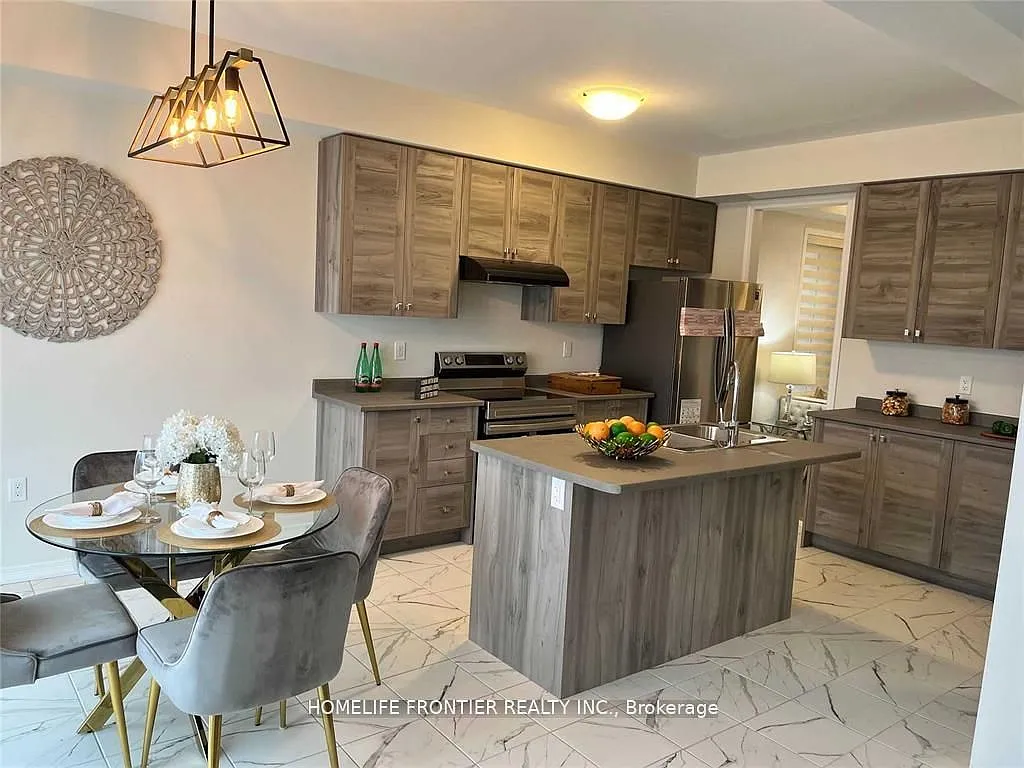 4 bed, $2,900 — Photo 3