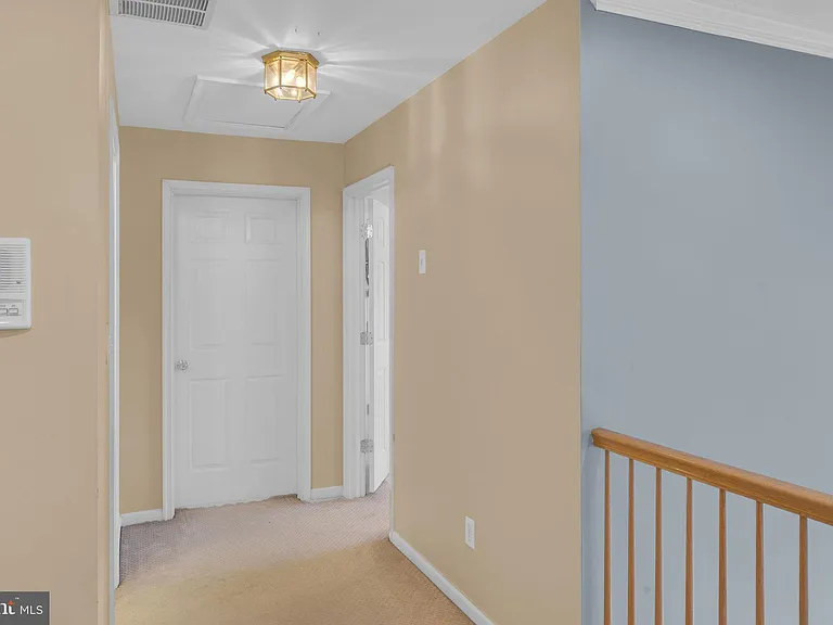 16 Cardiff Ct — Photo 35