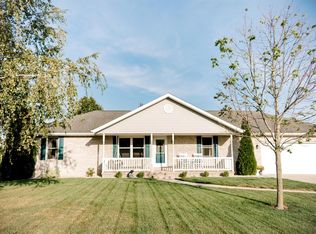 513 Golden Rain Ct, Demotte, IN 46310