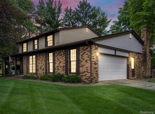 47202 Warwick Ct, Shelby Township, MI