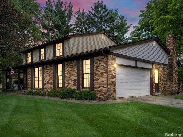 47202 Warwick Ct, Shelby Township, MI 48315