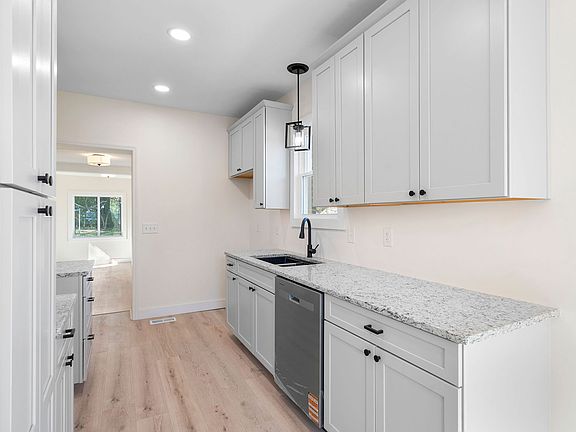 3rd image of 3907 Katherine St