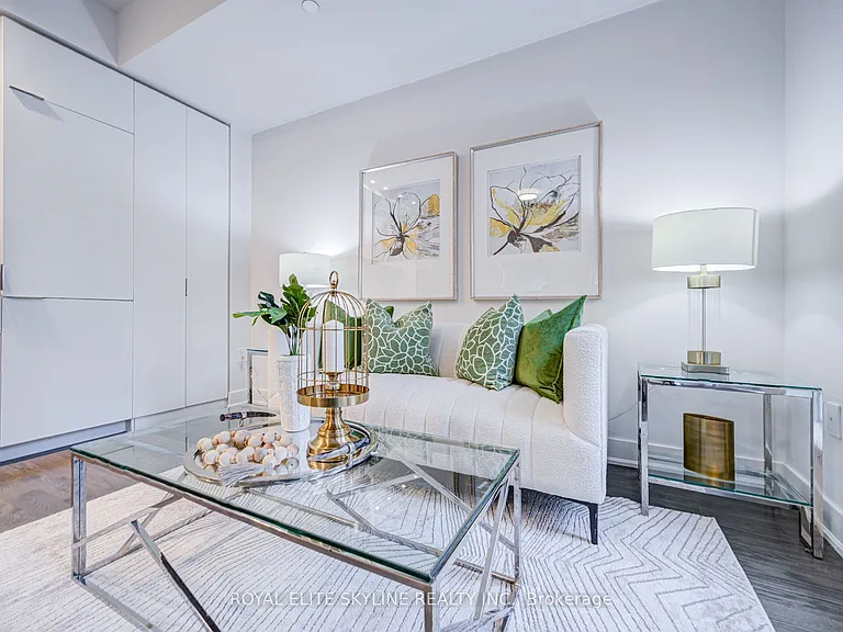 955 Bay St #310 — Photo 17