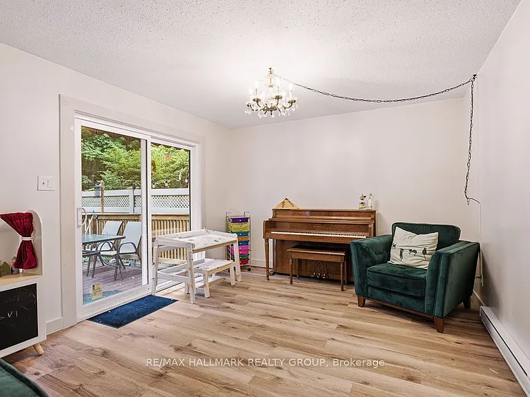 67 Grady Cres — Photo 19