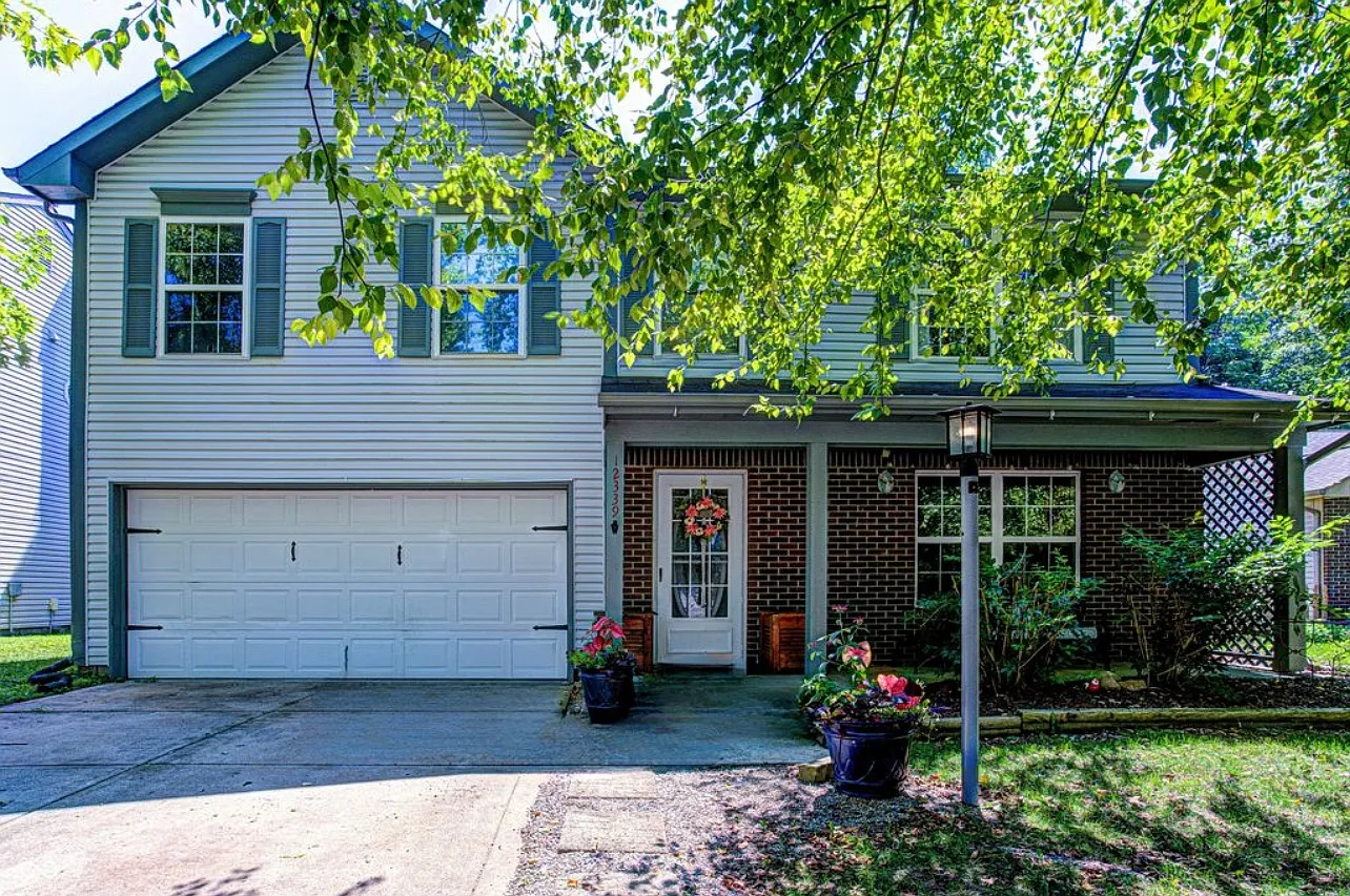 4 bed, 2.5 bath, 2260 sqft, $2,250 — Photo 1