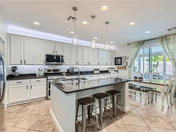 7136 Whitford St, Las Vegas, NV 89166