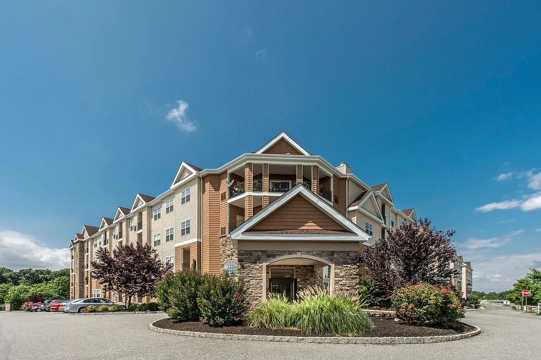 The Cove at Riverwinds Senior Apartments 55+ — Photo 2