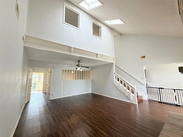 2535 Planters Row — Photo 7