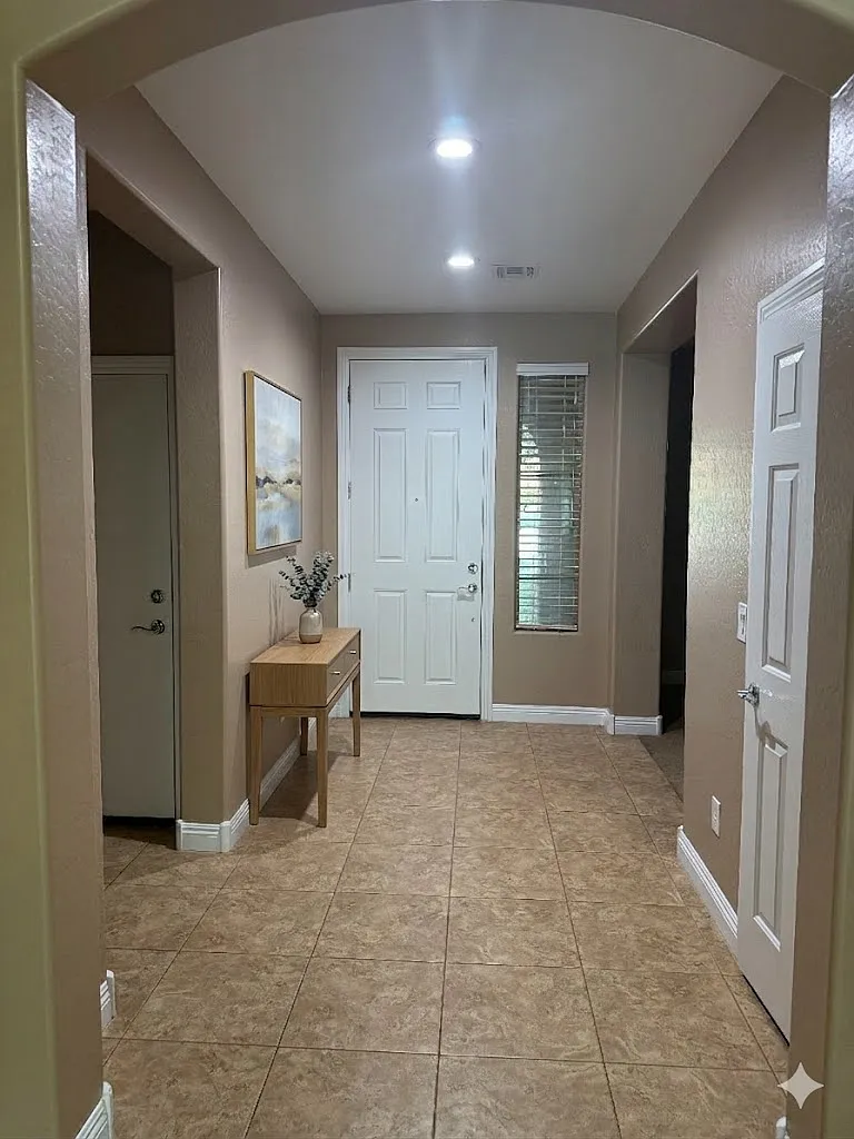 4 bed, 3.5 bath, 2745 sqft, $2,695 — Photo 2