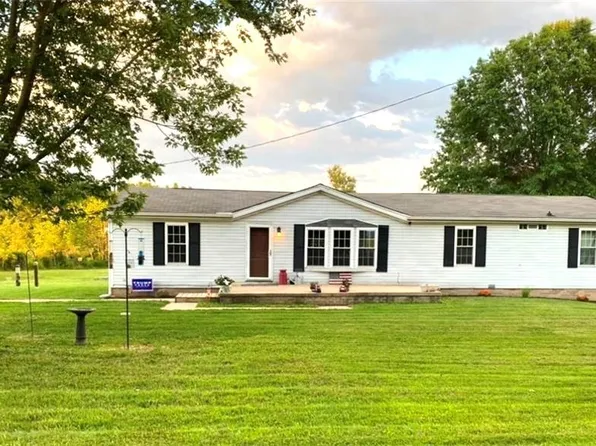 2324 Wayland Rd, Deerfield, OH 44411