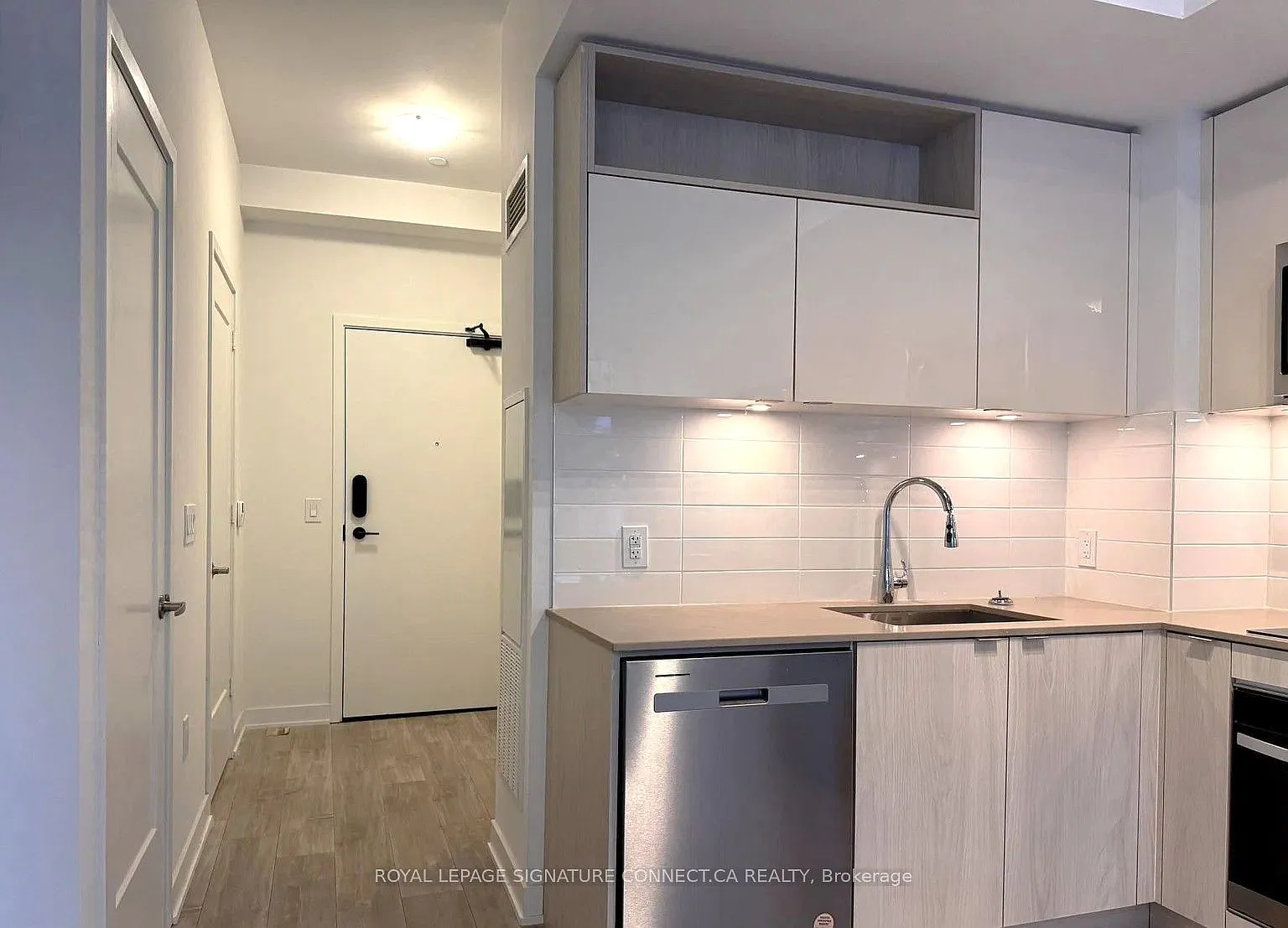 Time & Space Condo — Photo 4