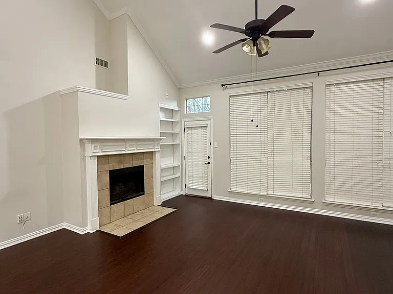 3817 Appleton Ln — Photo 2