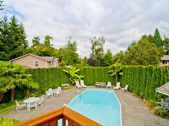 3rd image of 17780 Marine View Dr SW