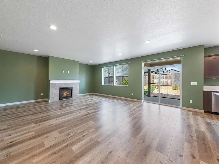 1722 N Kalapuya Pl — Photo 13