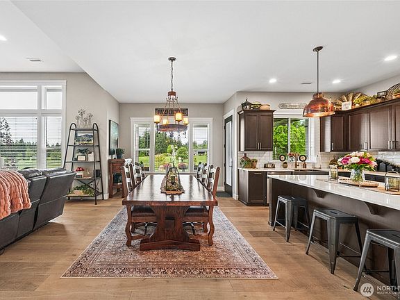 5th image of 4514 122nd Avenue E